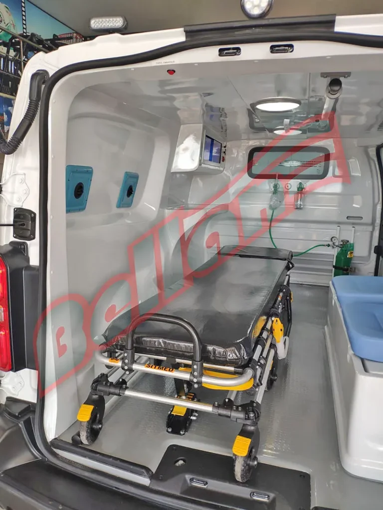 Ambulancia Fiat Scudo, interno da simples Remoção