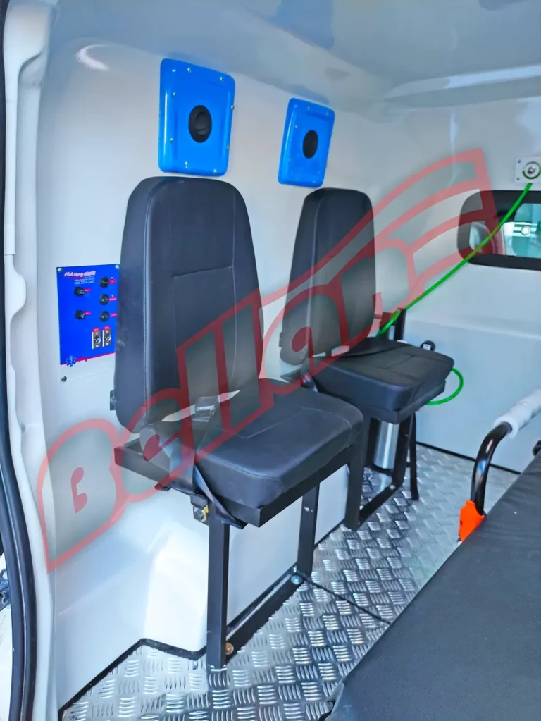 Interno Ambulancia Peugeot Partner Simples Simples Remoção