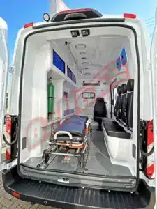 Venda Ambulância Renault Master UTI, armarios internos de Fibra.