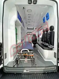 Venda Ambulância Renault Master UTI, armarios internos de Fibra.