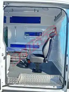 Venda Ambulância Renault Master UTI, armarios internos de Fibra.