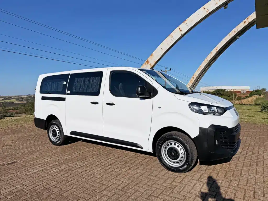 Venda de Van Passageiro Fiat Scudo 7+1 Lugares