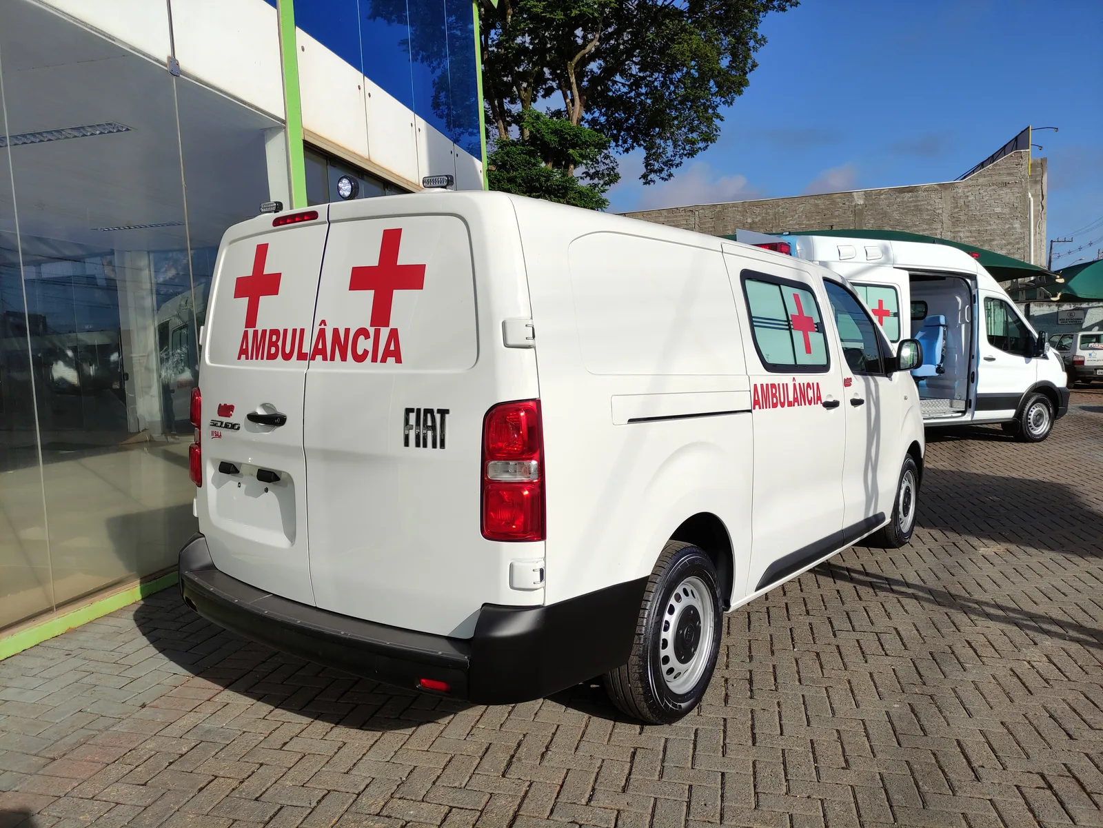 Fiat Scudo ambulância de simples remoção transformada pela Bellan, vista externa