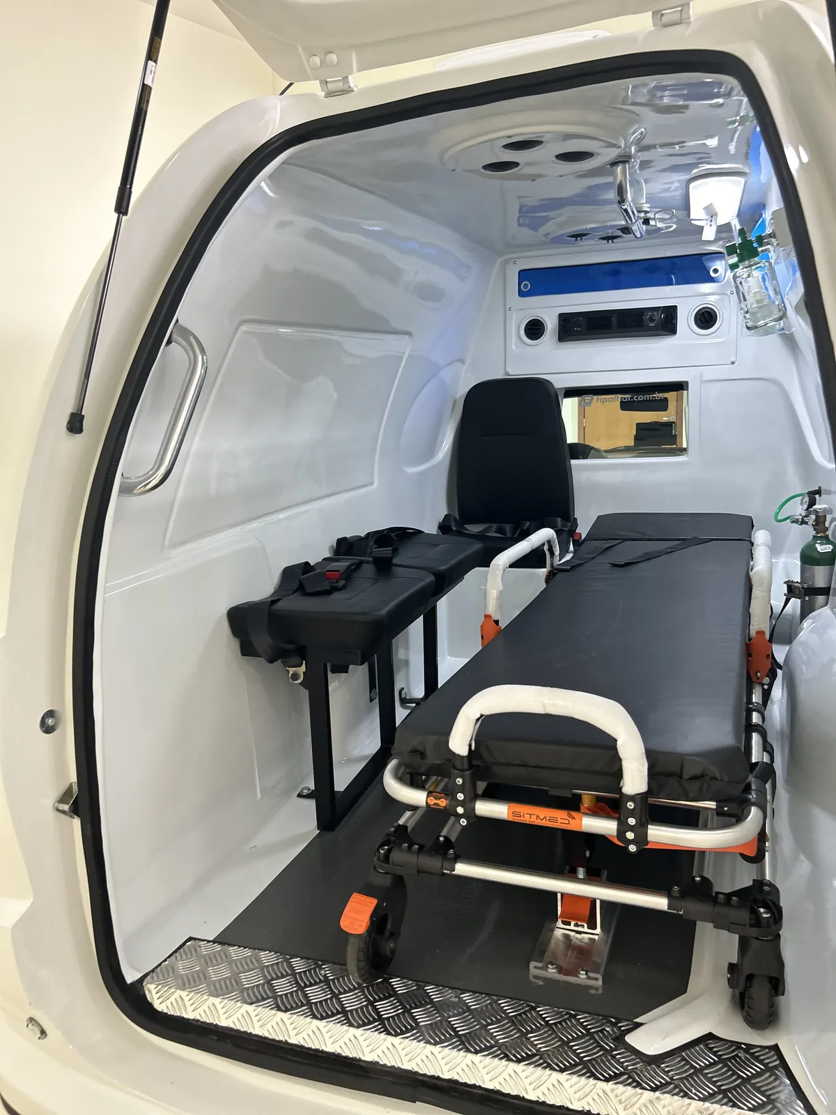 Fiat Strada ambulância de simples remoção entregue pela Bellan à unidade FZPM–Palmeira I da SLC Agrícola em Tasso Fragoso/MA