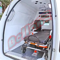 Interior ilustrativo de ambulância Tipo A — maca e acesso ao compartimento, imagem da galeria atual.